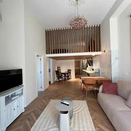 Denny's Center Duplex Apartamento