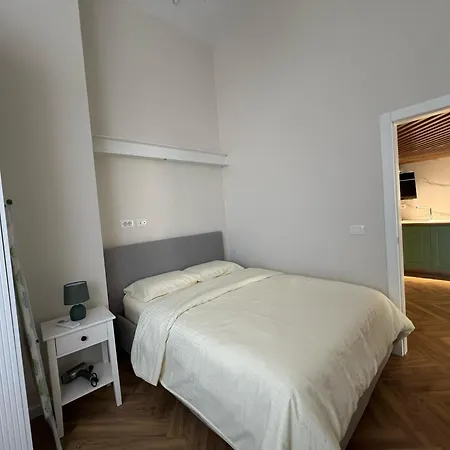 Dennys Center Duplex Тирана