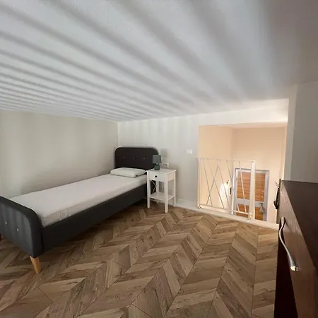 Dennys Center Duplex Lägenhet *