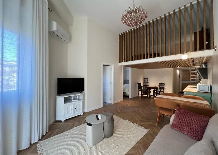 Dennys Center Duplex *